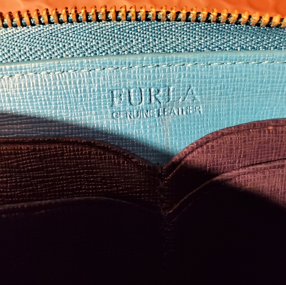 COPY - Wallet - Picture 2 of 4